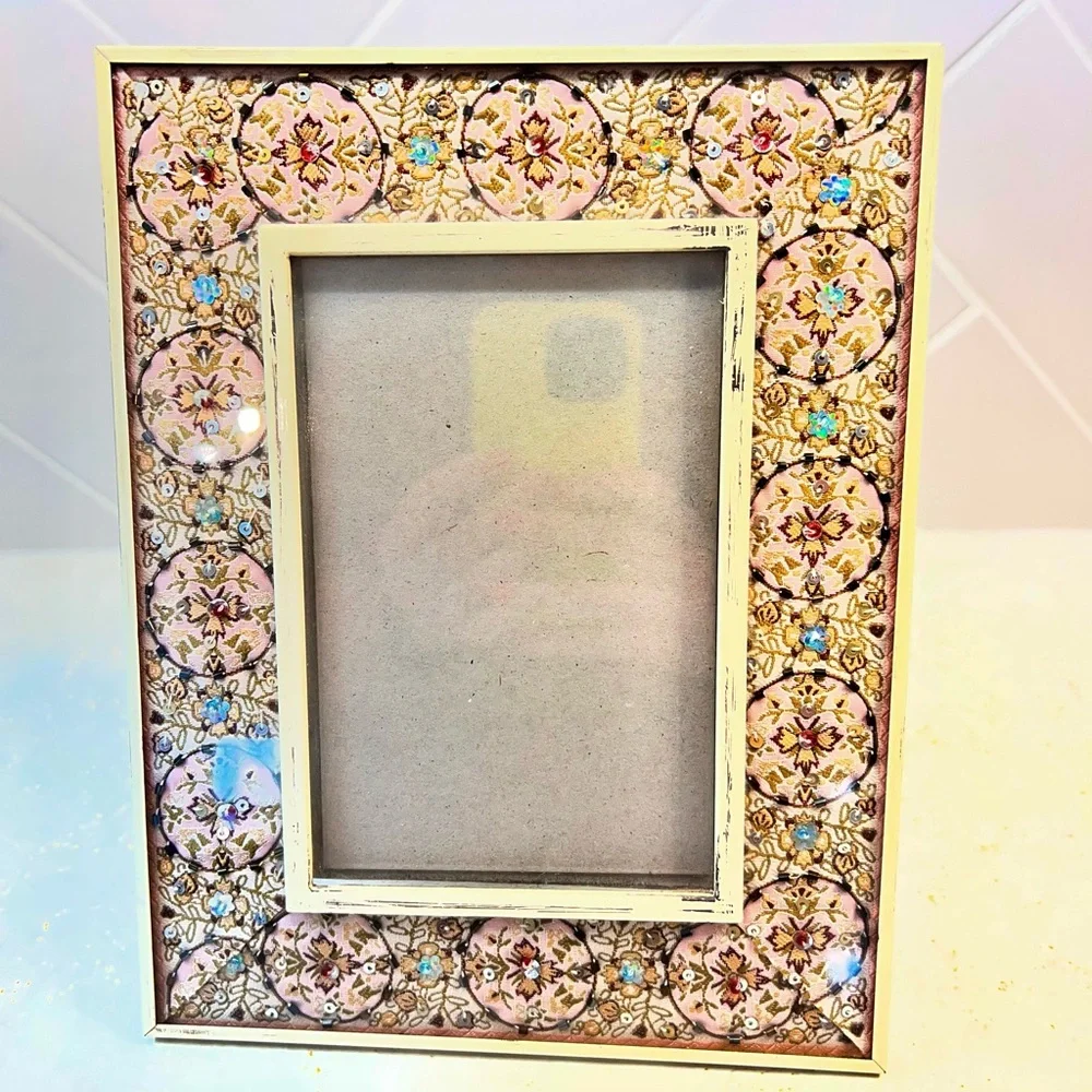 Metal Glass Fabric Picture Frame Pink Embroidered Sequins Floral 4x6